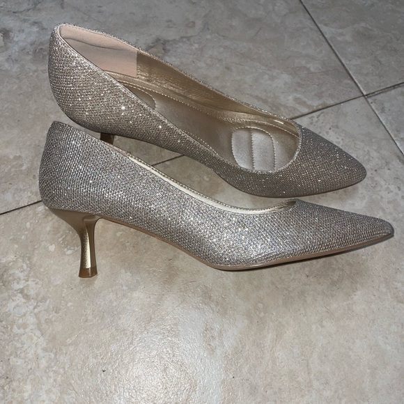 mysoft Women's Pumps 2 inch Kitten Heel Size 8 NWOT - Picture 9 of 11